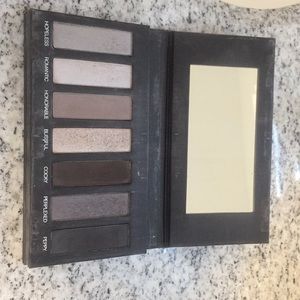 Younique Addiction Shadow Pallet 2